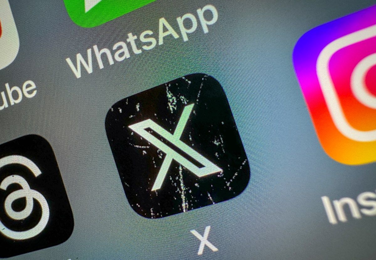 X Introduces History Tab for Saved Content