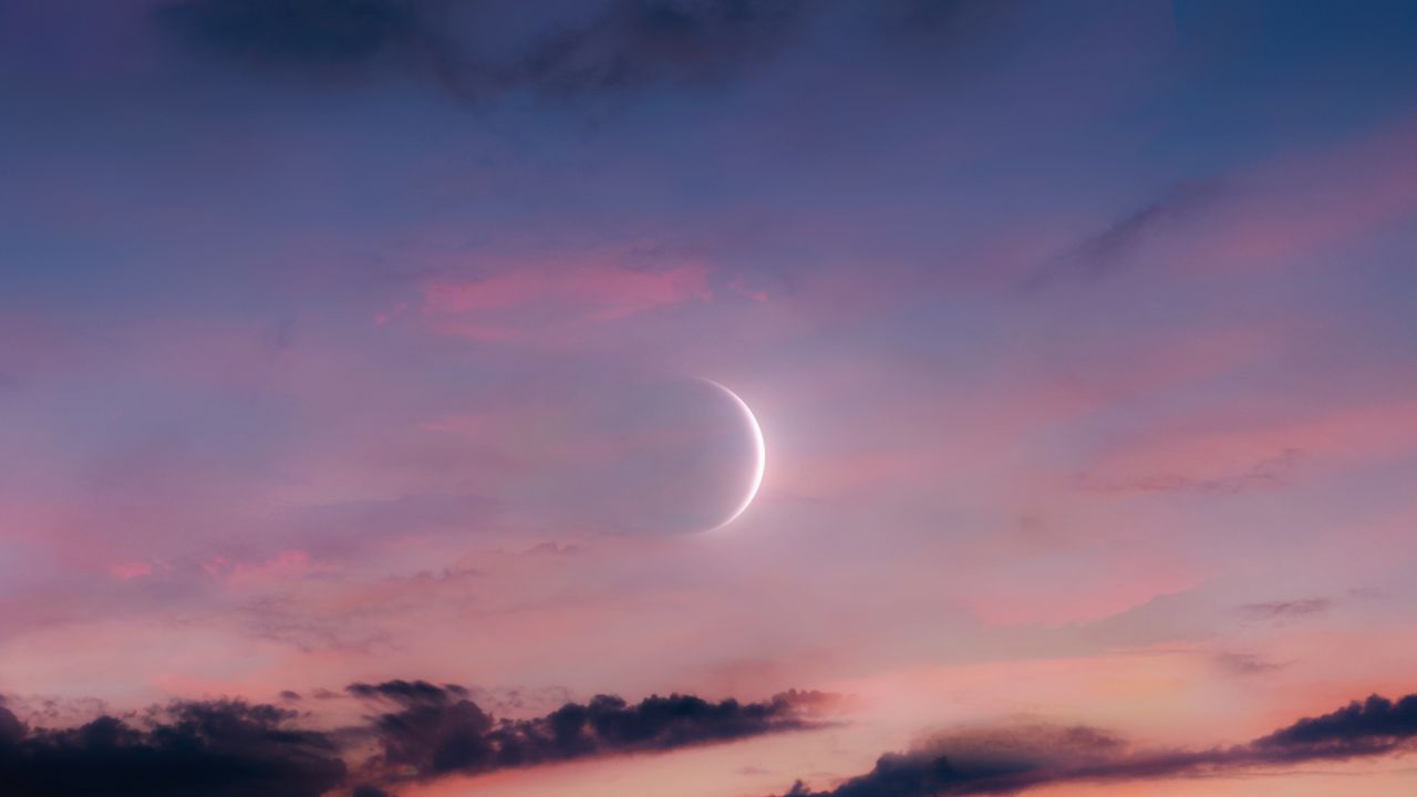 Super New Moon in Taurus: Astrological Impacts