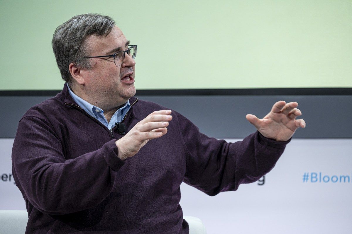 Reid Hoffman Leaves Microsoft Board for AI Venture