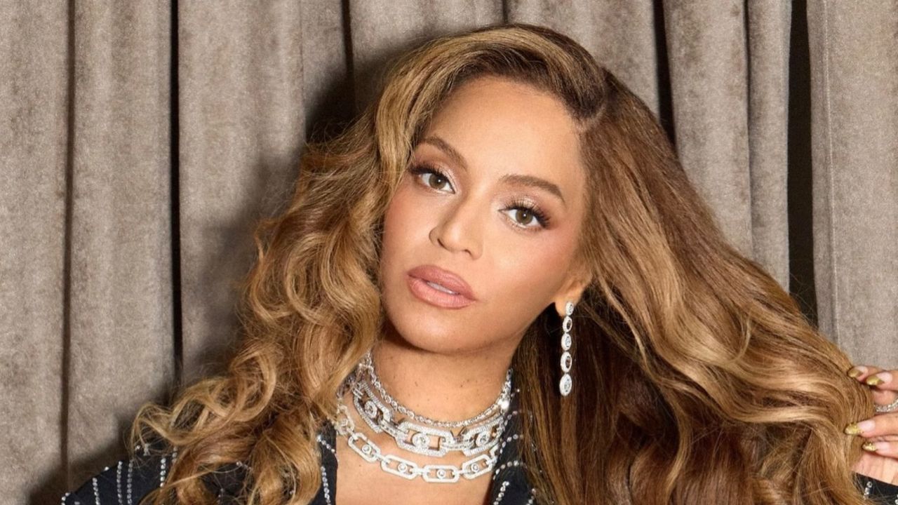 Beyoncé Shines at Jay-Z's Anniversary Show