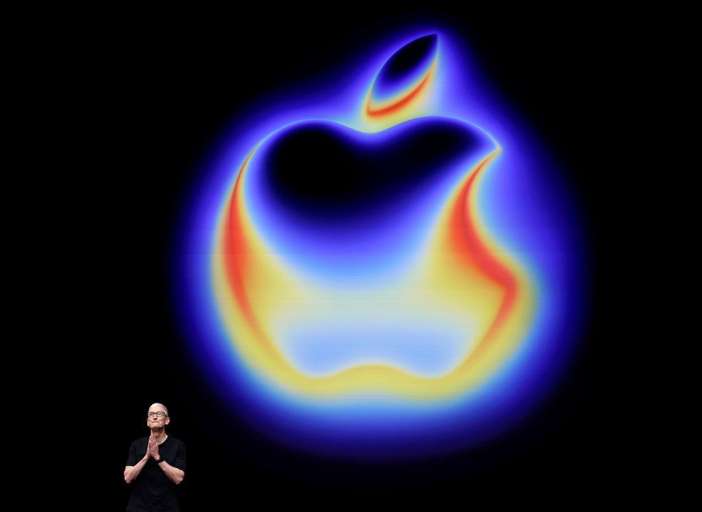 Apple's Smart Glasses Face Privacy Challenges