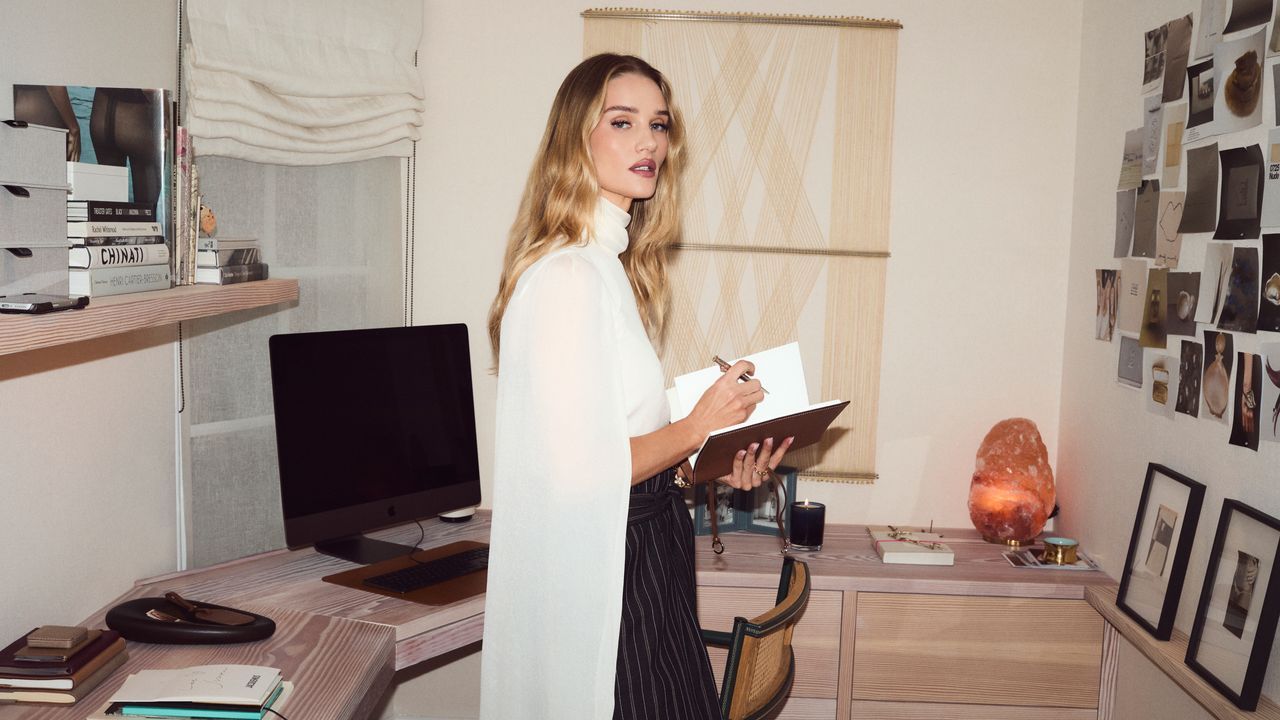Rosie Huntington-Whiteley Launches Mémoire Keepsake Brand