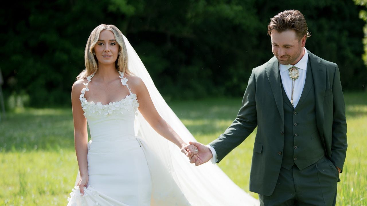 Lainey Wilson and Duck Hodges Wed at Tennessee Cave