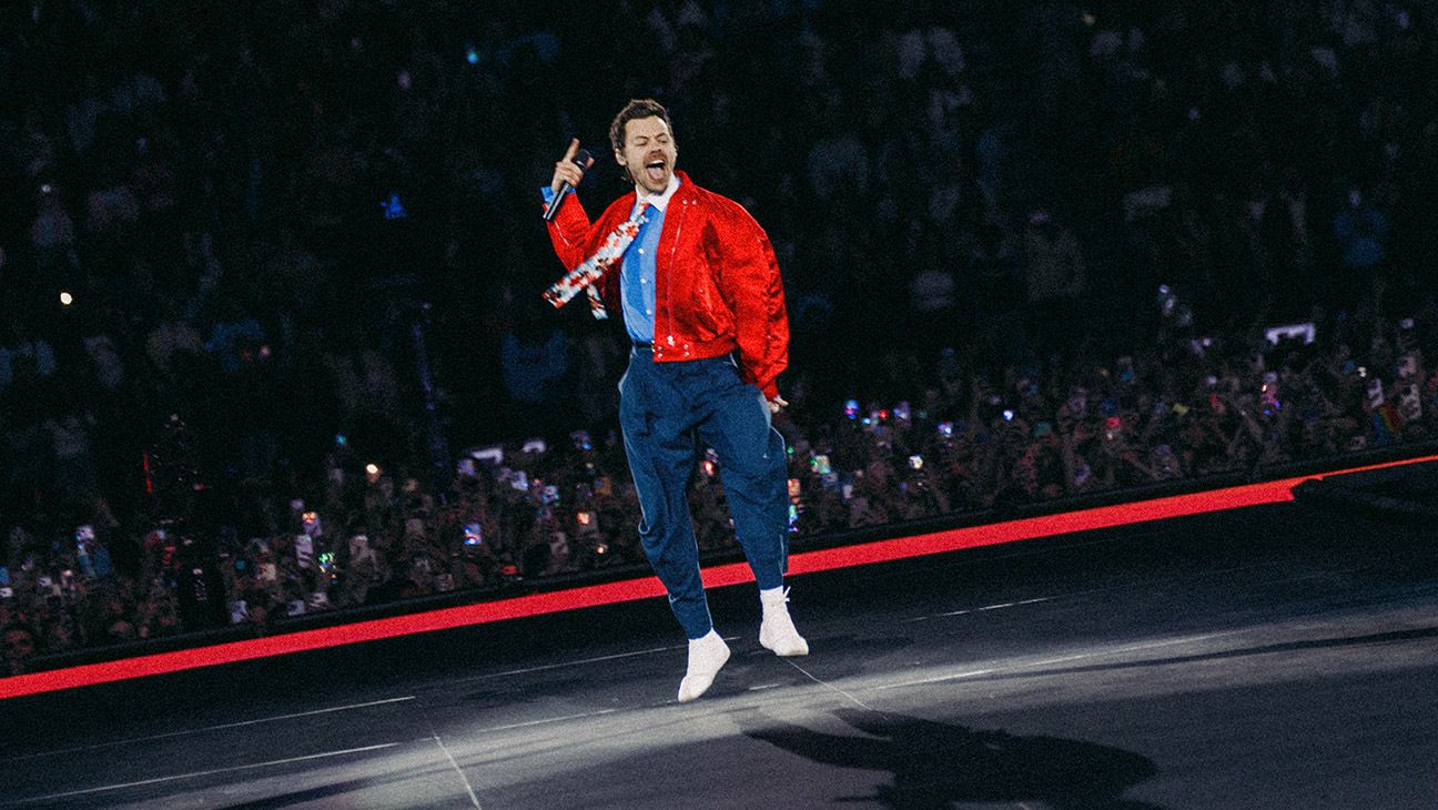 Harry Styles Alters Tour Stage for Better Views