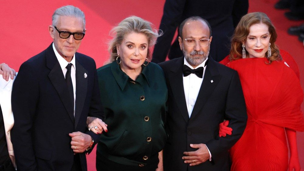 Cannes Ovation for Farhadi's 'Parallel Tales'
